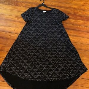 LuLaRoe Elegant Carly - size Medium